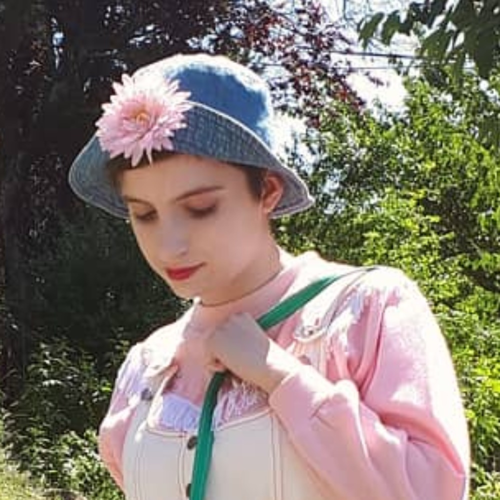 Meet your Posher, Kaitlynn